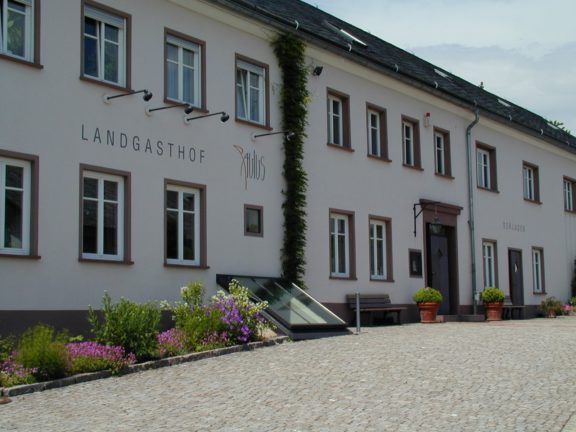 LANDART – von der Kunst und der Lust am zeitlos sinnlichen Genuß im Landgasthof Paulus