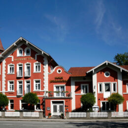 AKZENT Hotel Johannisbad_Bad Aibling_Hausansicht_Hotel